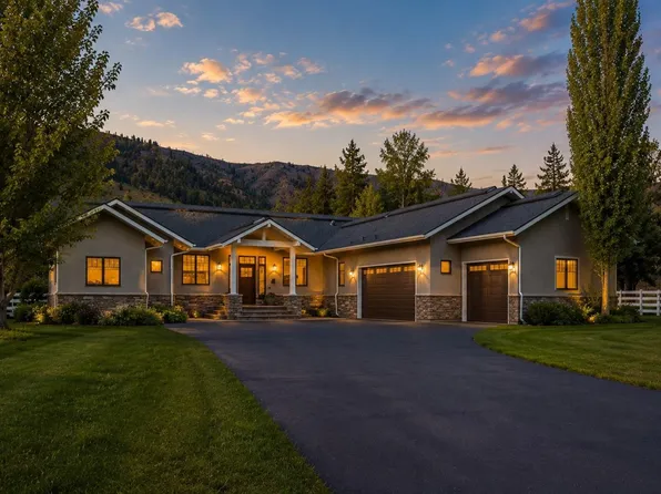 1551 N 2nd Ave, Hailey, ID 83333