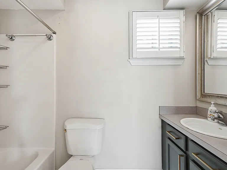 1105 Burgoyne Blvd — Photo 20