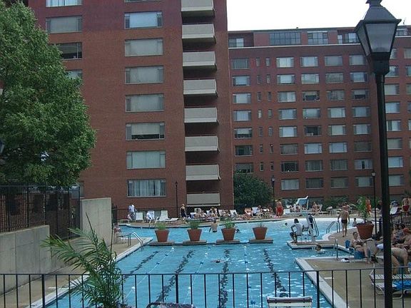 3rd image of 1121 Arlington Blvd N #0