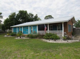 1205 NE 3rd St, Carrabelle, FL 32322