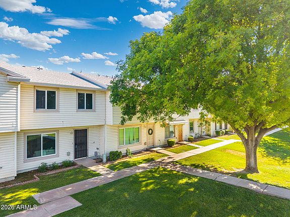 3rd image of 1204 E DUNBAR Drive