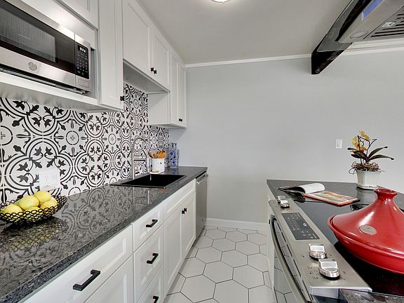 5th image of 3142 Fruitvale Ave #8