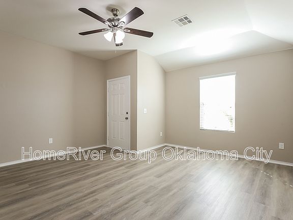 5th image of 3417 SE 94th St