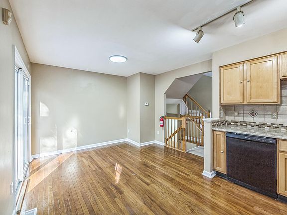 5th image of 118 Pine Knoll Cir
