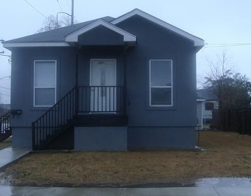1st image of 3002 Spain St