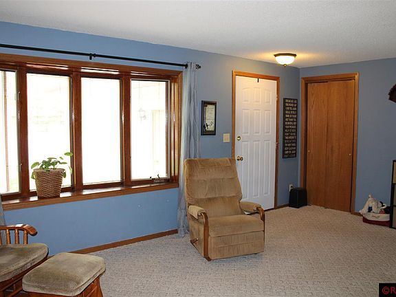 5th image of 1407 Winona St