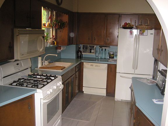 3rd image of 71 Crosshill St