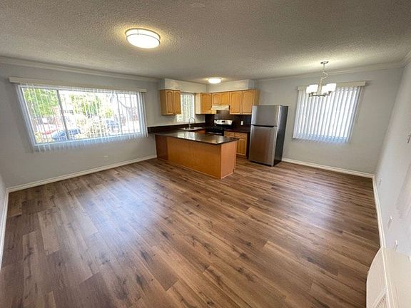 3rd image of 1518 Hazelwood Ave #15181