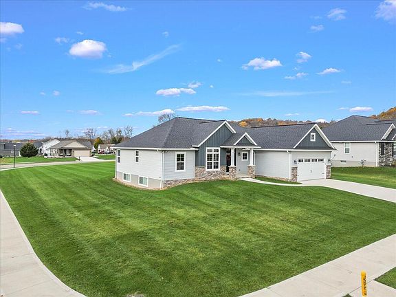 2nd image of 2111 Ava Ln