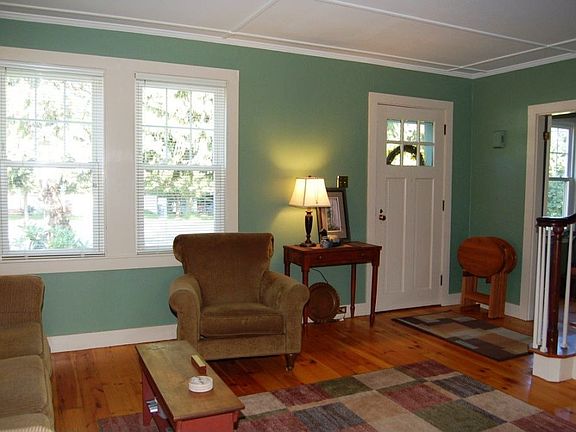 Sunny Living Rm