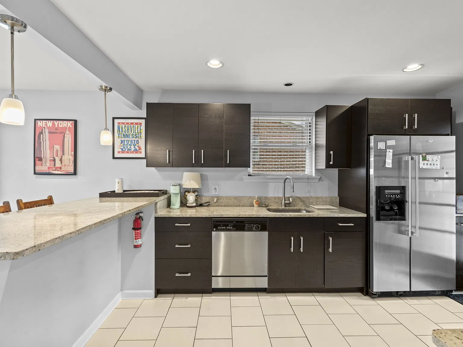 2 bed, 1.5 bath, 800 sqft, $2,199 — Photo 3