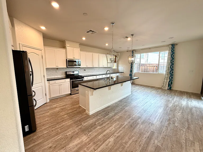 5437 Prewett Ranch Dr — Photo 10