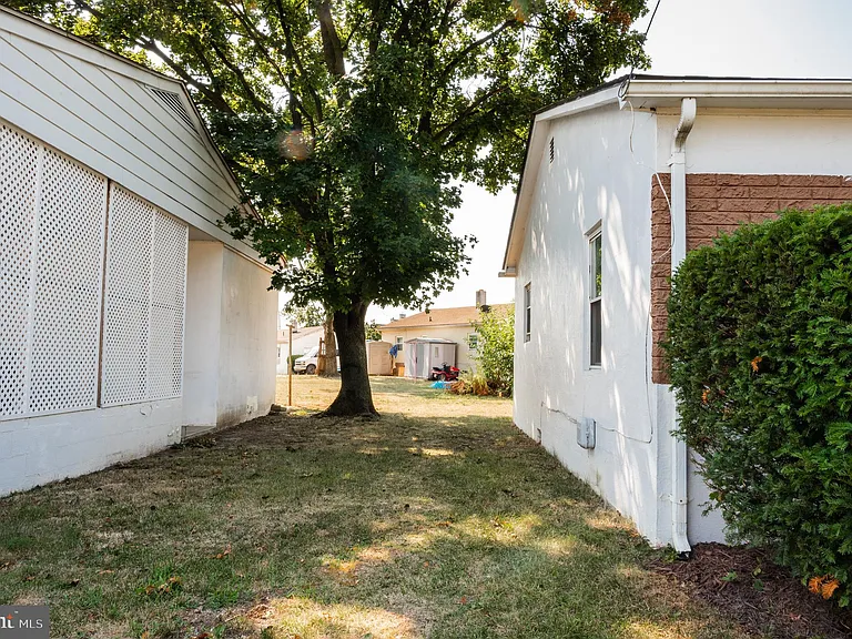 108 Martin Dr — Photo 42