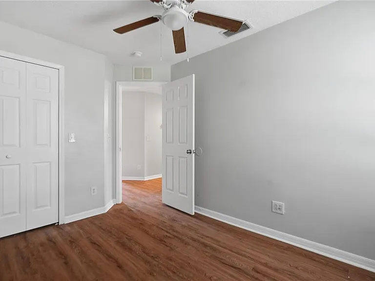 10215 Lakeside Vista Dr — Photo 30