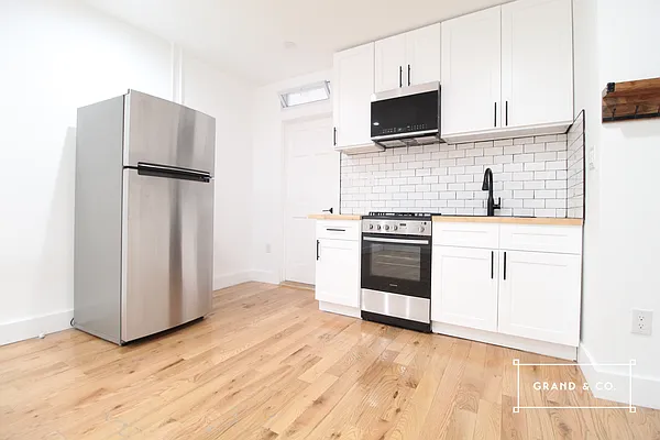 Rented by Grand & Co. | media 3