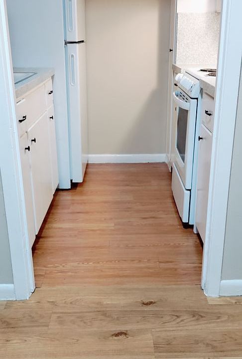 2nd image of 1921 W Hickory St Unit 13