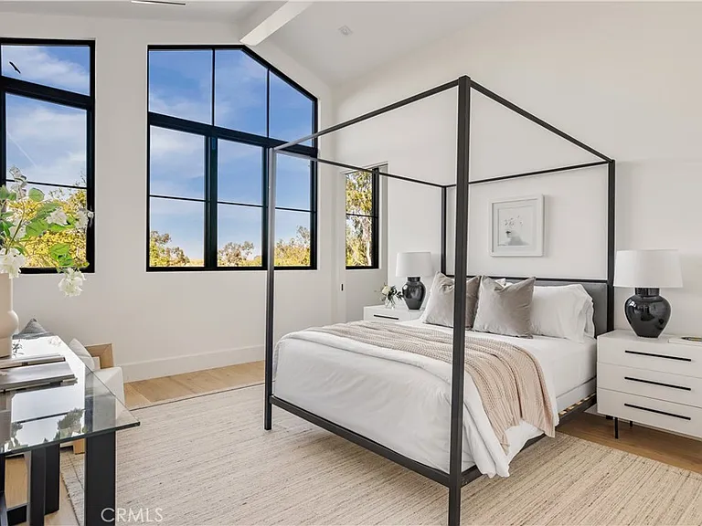 24341 Rolling View Rd — Photo 27