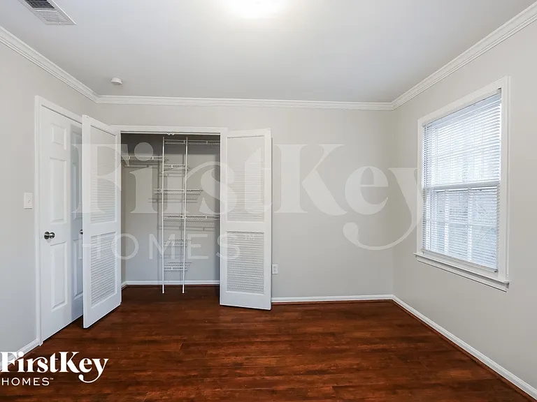 8300 Nathanael Greene Ln — Photo 14