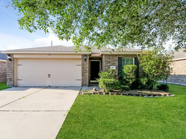 2107 Golden Topaz Dr, Rosharon, TX 77583