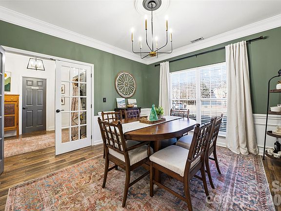 5th image of 3443 Norwich Rd