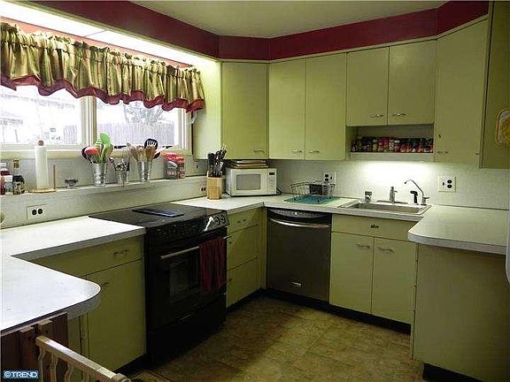 4th image of 4528 Tarry Ln