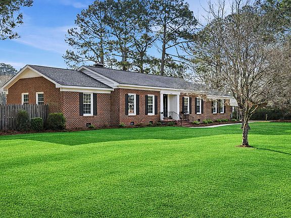 3rd image of 1200 Meadowlark Rd