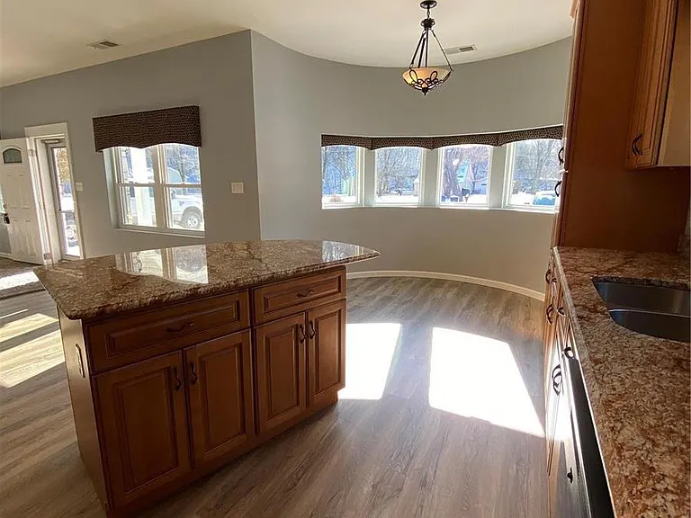 922 New Ballwin Rd — Photo 10