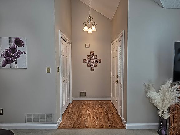2nd image of 204 Country View Dr