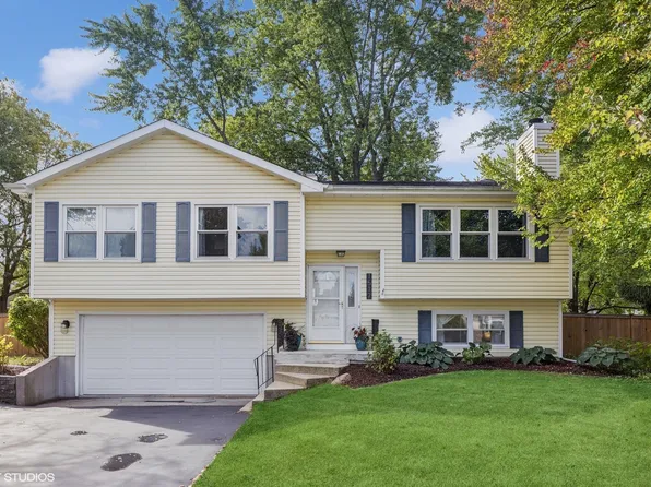 1517 Charleston St, Batavia, IL 60510