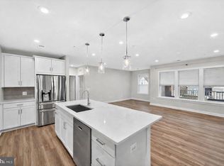 21630 Hawksbill High Cir Unit 204, Sterling, VA 20164