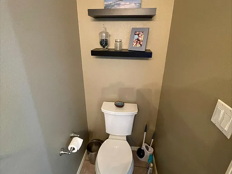 7412 Peregrine Rd NE — Photo 14