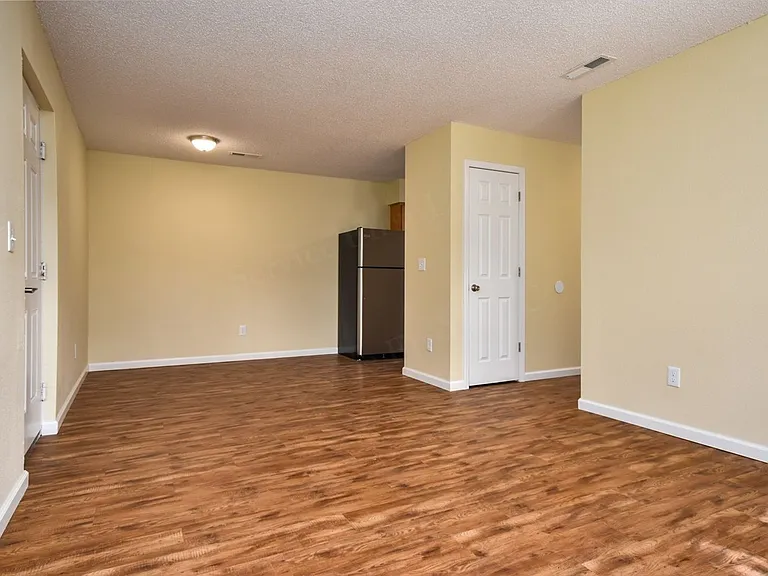 407 Judy St — Photo 20