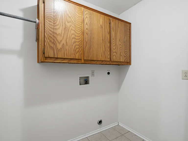 106 N Shaw St — Photo 12