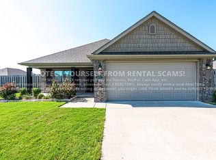 4407 W Wales Dr, Fayetteville, AR 72704