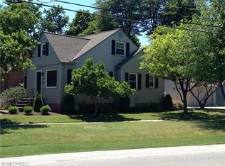 402 Parkside Dr, Bay Village, OH 44140