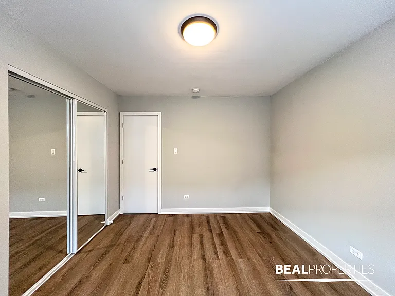 528 W Oakdale — Photo 56