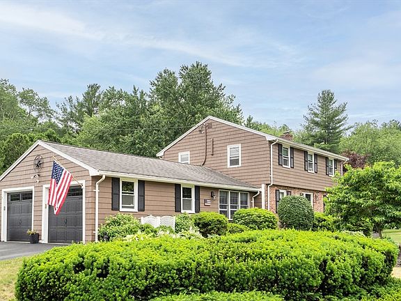 2nd image of 4 Roch Cir