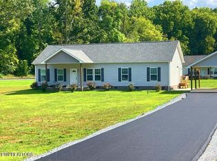 135 Waters Edge Dr, Spring City, TN 37381