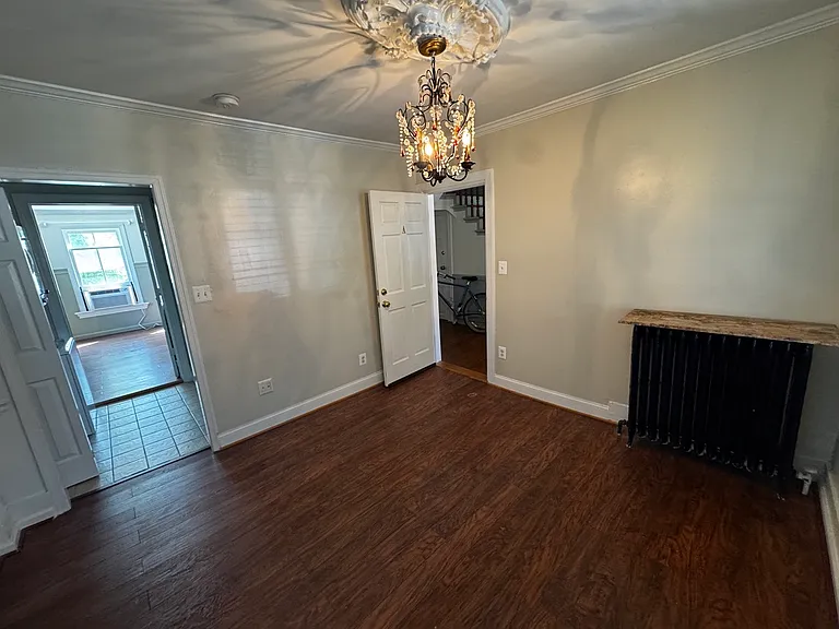 1 Royal St SW #B — Photo 3