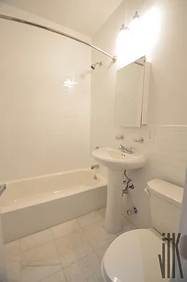 Rented by Compass | media 13