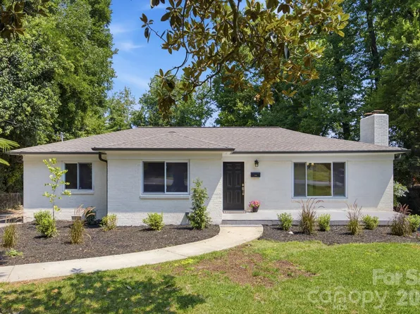943 Hickory Nut St, Charlotte, NC 28205