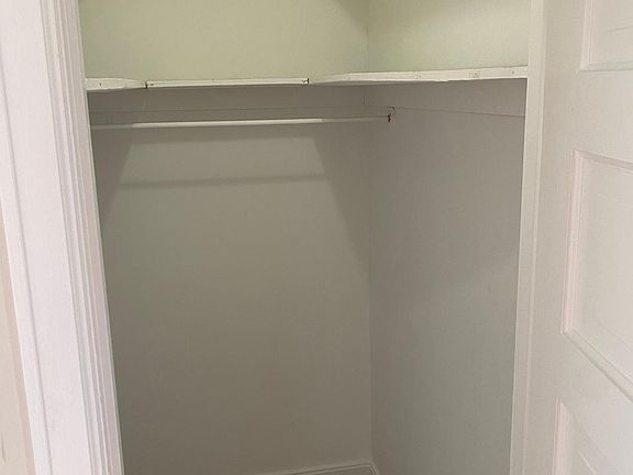 5th image of 619 Thomas St #1