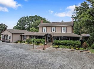 1307 Oakridge Farm Hwy, Mooresville, NC 28115