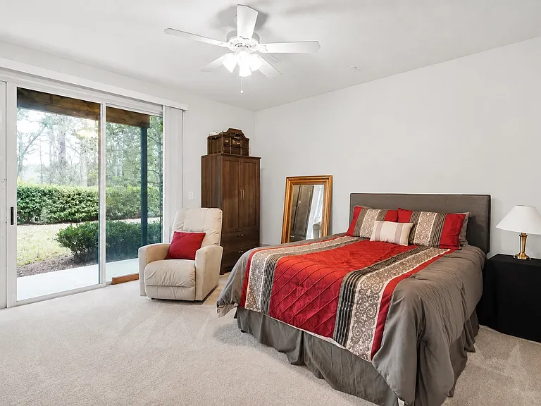 4496 Congressional Dr — Photo 11