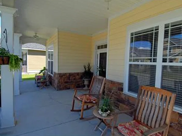 231 Clearwater Cir, Port Wentworth, GA 31407