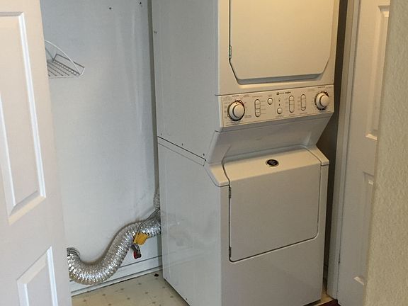 4th image of 427 W Doran St