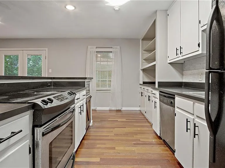 304 Judson Dr — Photo 6
