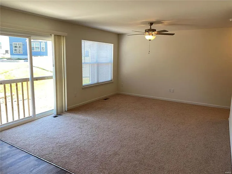 612 Summer Breeze Ln — Photo 6