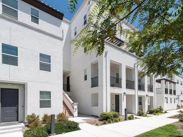 2015 Mindoro Ln #4, Chula Vista, CA 91915