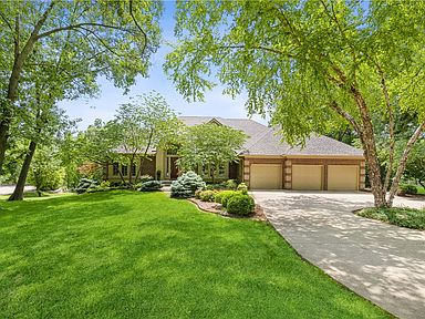 4104 Oakwood Ln, West Des Moines, IA 50265 | Zillow